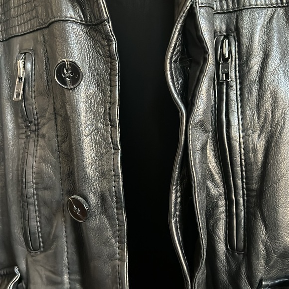 Leather jacket - Picture 7 of 8